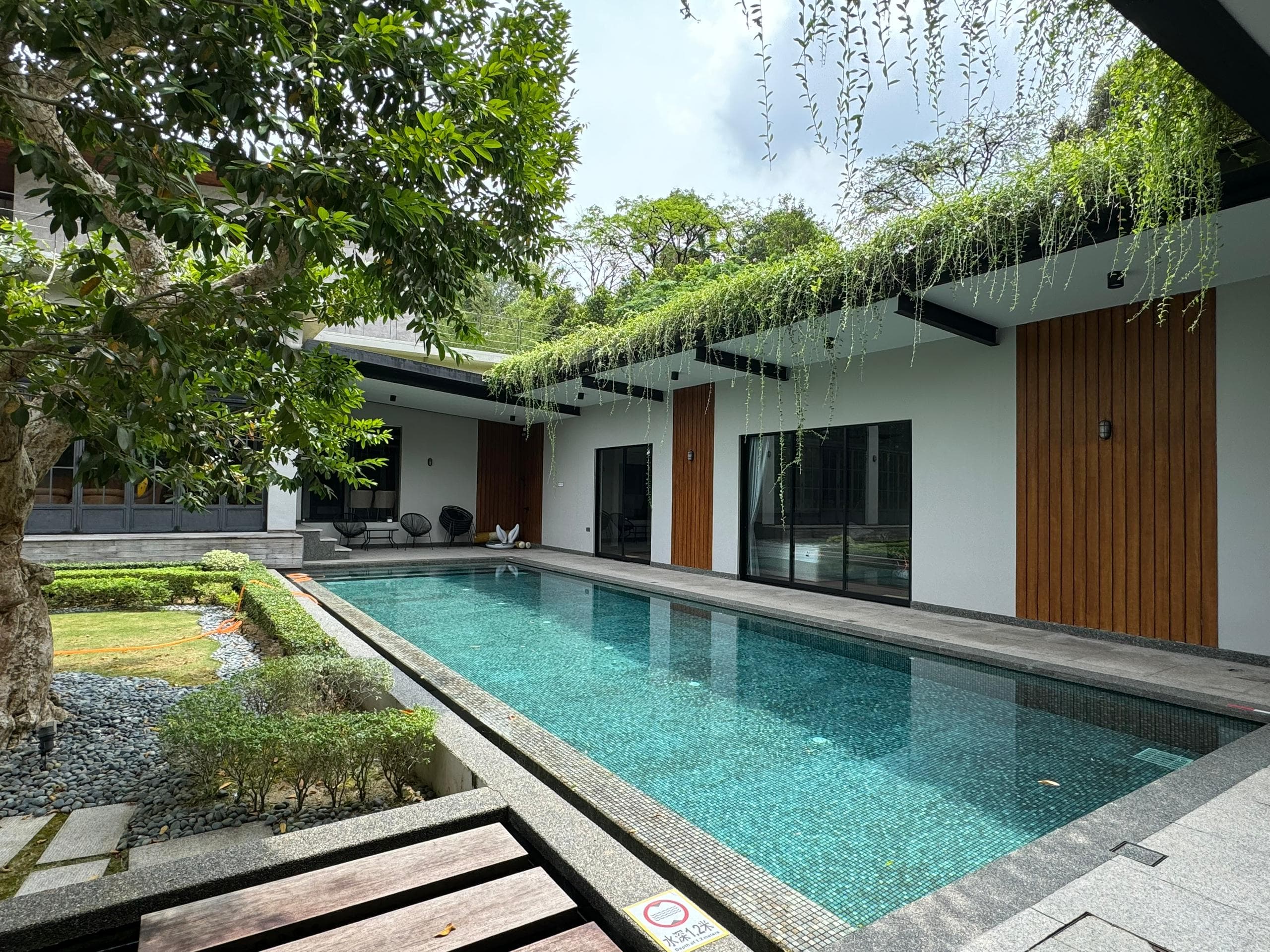 Private villa pool — 9hz Retreat venue